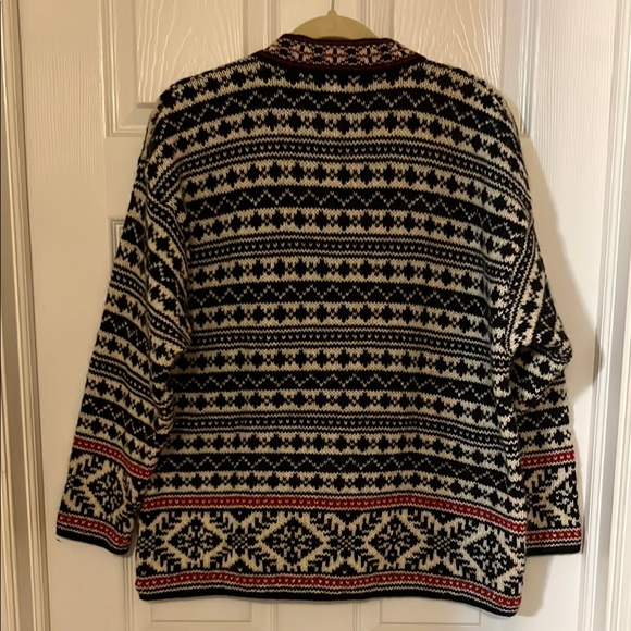 L.L. Bean Black and White Patterned women’s cardigan - Picture 2 of 7